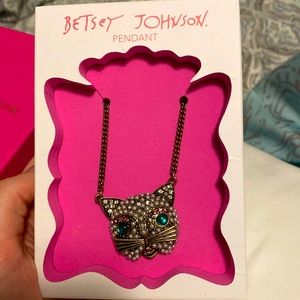 Betsy Johnson cat necklace new in box